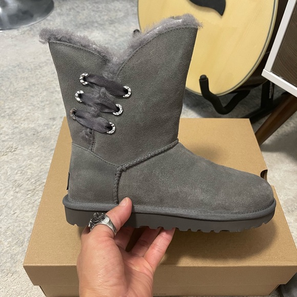 NIB Women’s Size 5(European Size 36) UGG Constantine Ribbon Snow Boots In Grey - Picture 8 of 13
